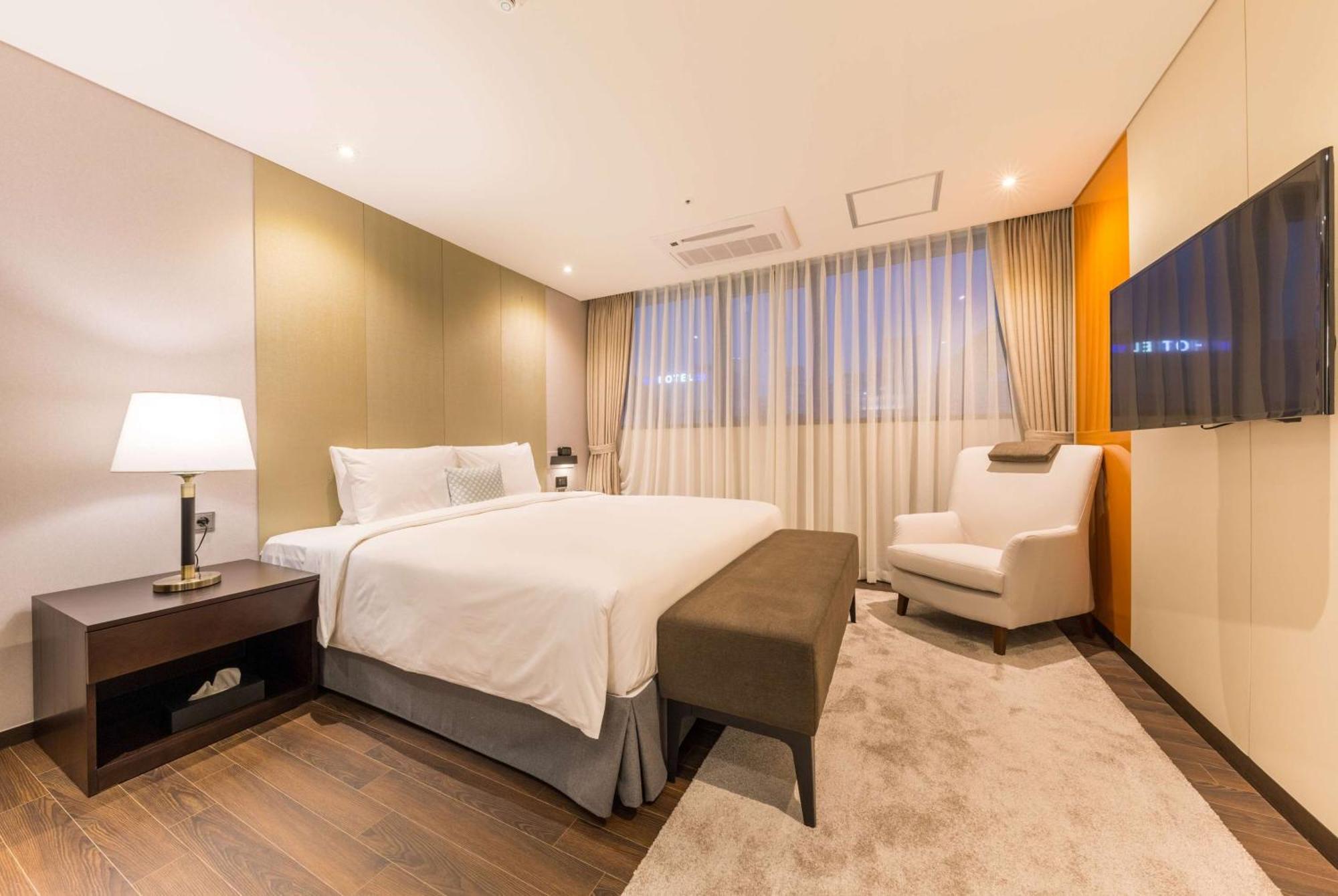 Howard Johnson By Wyndham Incheon Airport Eksteriør bilde