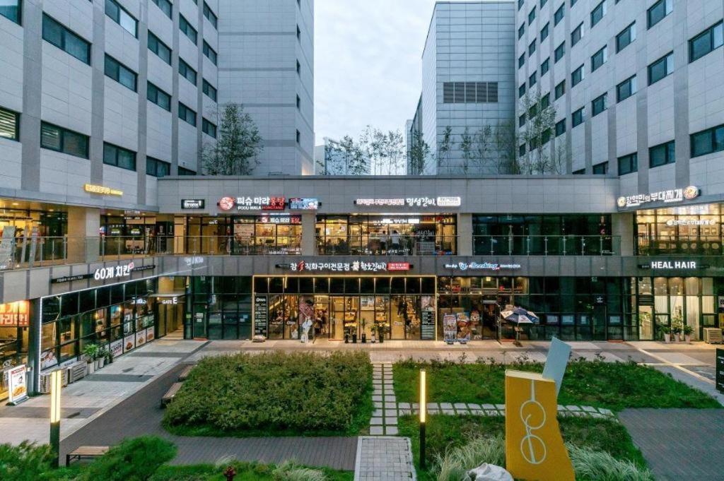 Howard Johnson By Wyndham Incheon Airport Eksteriør bilde